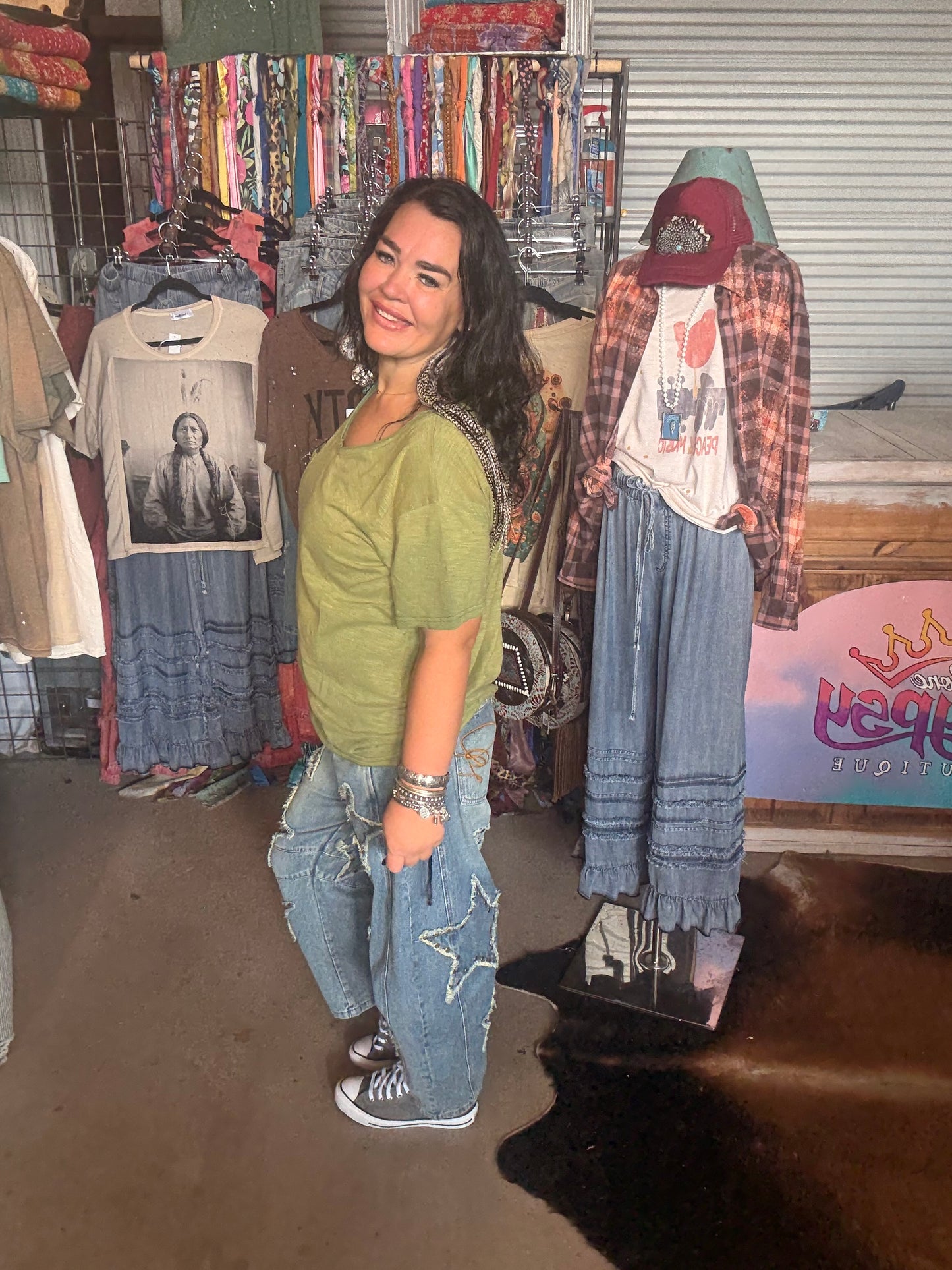 Moon Dance V-Neck Tee - Olive