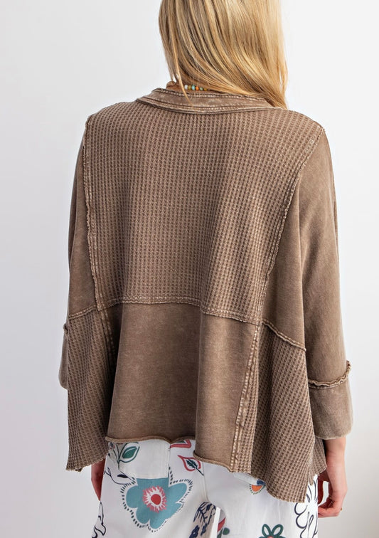 Easel Mineral Top