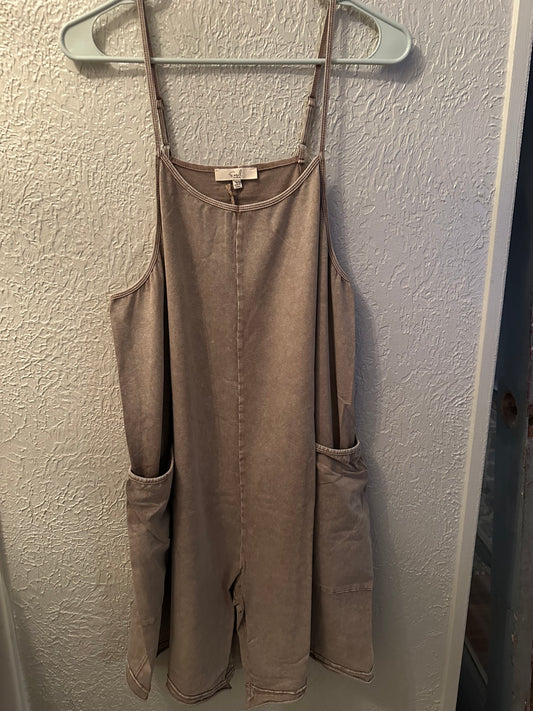 Sleeves short romper